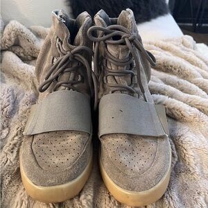 Yeezy 750 Gray High-Top Sneakers with Gum Sole